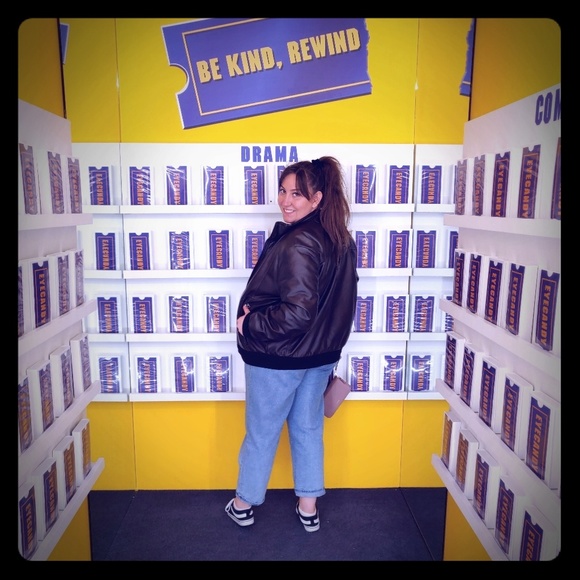 Meet your Posher, Taylor - Picture 1 of 1